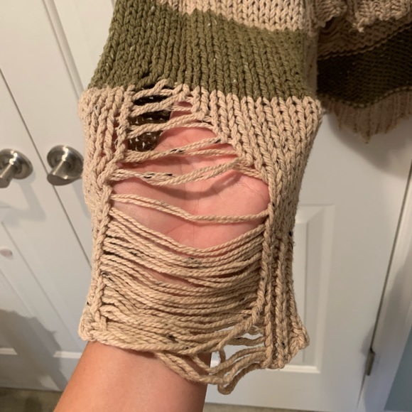 Sweater - Picture 3 of 3